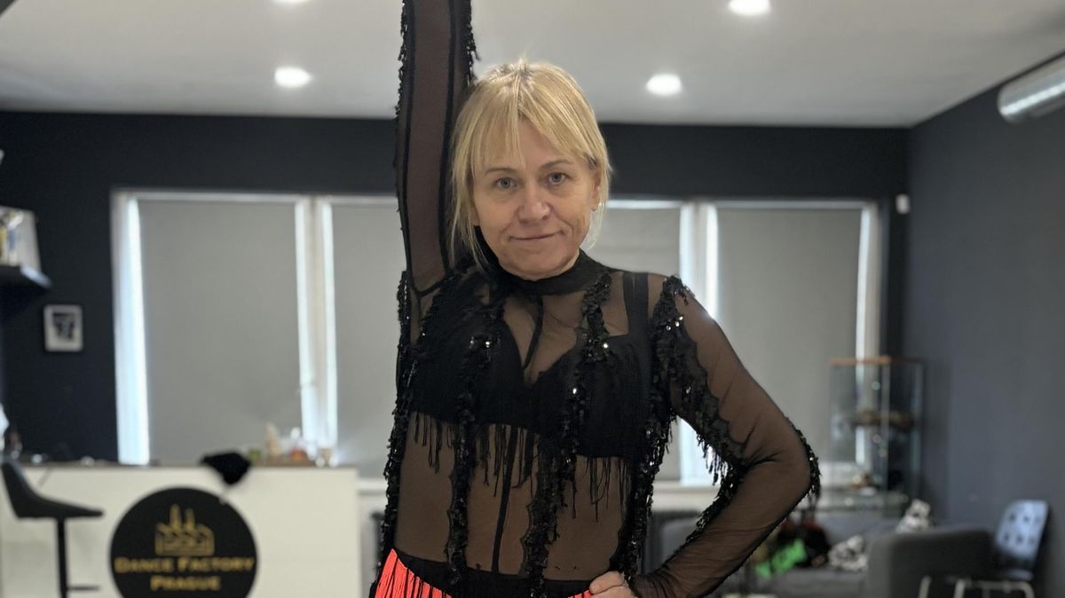 Podprsenka v průsvitných šatech pro dvacetileté tanečnice: Pavla Tomicová vypadá skvěle, opět tančí s Markem Dědíkem